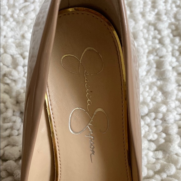 Jessica Simpson Tan Classic Patent Heels Pumps - Picture 2 of 12